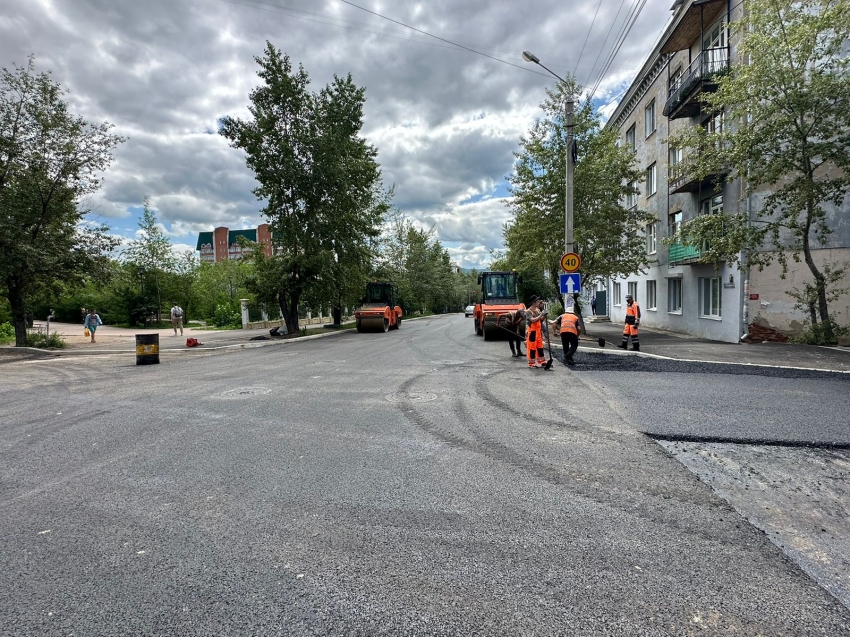 В Чите продолжается ремонт улицы Николая Островского по дорожному нацпроекту